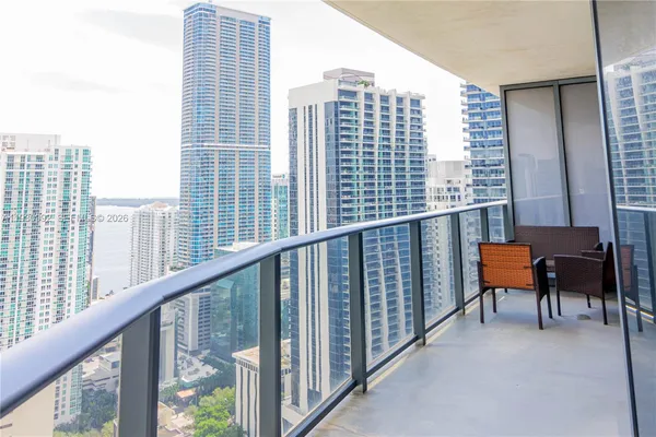 $6,000 | 45 Southwest 9th Street, Unit 3601, Miami, FL 33130