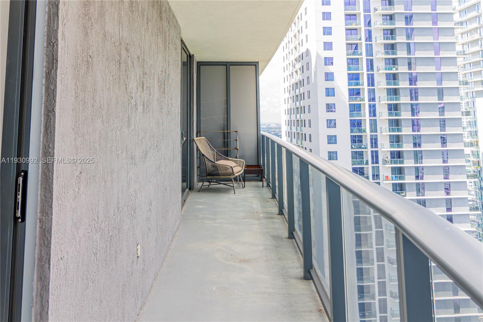 45 Southwest 9th Street, Unit 3601 Miami, FL 33130 - Photo 4 of 19 a view of a balcony