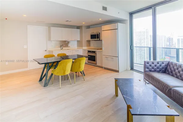 $6,000 | 45 Southwest 9th Street, Unit 3601, Miami, FL 33130