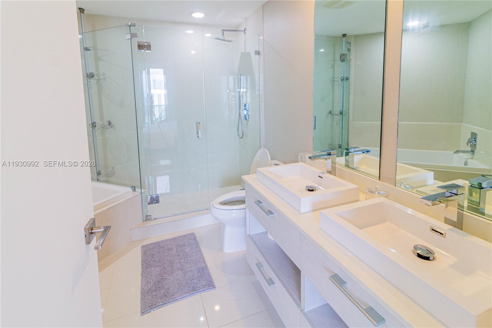 45 Southwest 9th Street, Unit 3601 Miami, FL 33130 - Photo 8 of 17