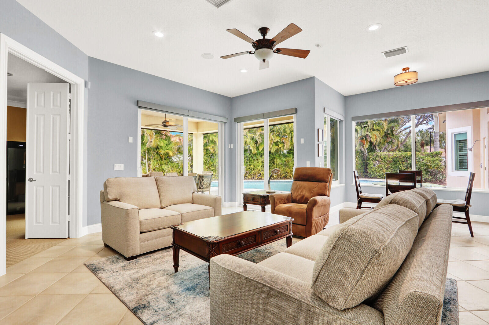 115 Bryce Lane Jupiter, FL 33458 - Photo 18 of 61 Living Room