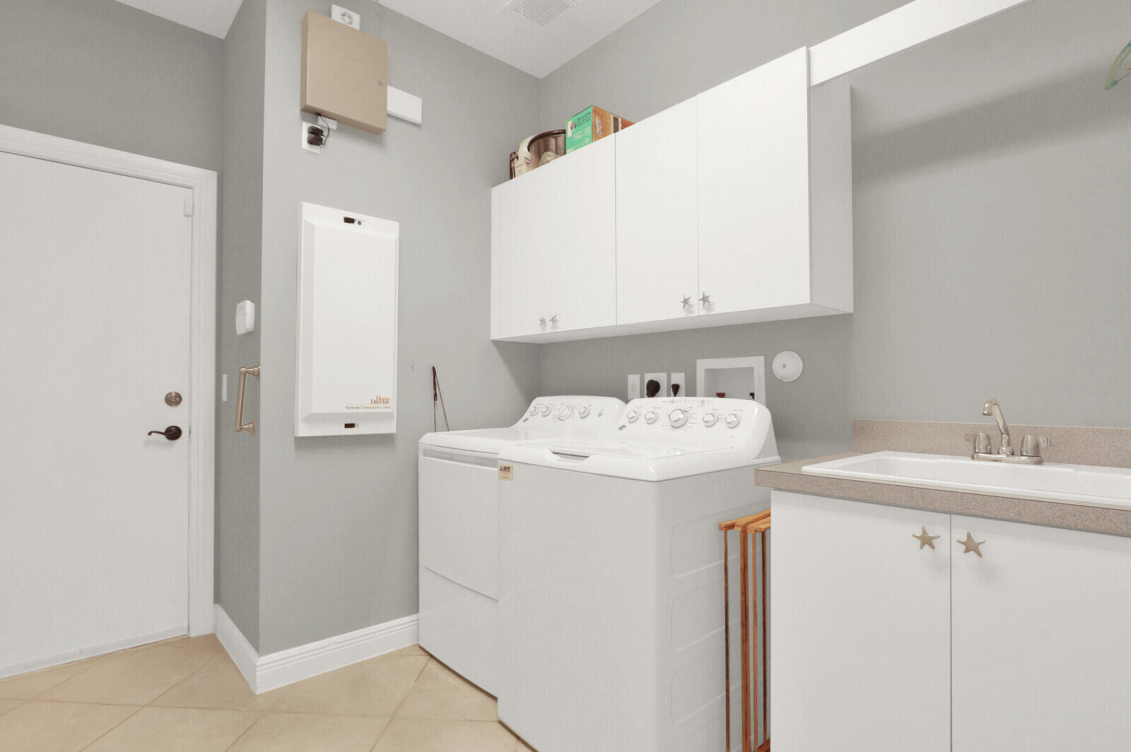 115 Bryce Lane Jupiter, FL 33458 - Photo 32 of 61 Laundry