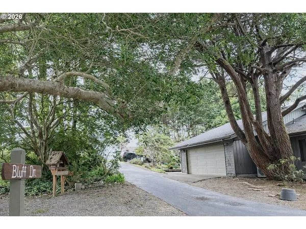 $725,000 | 17454 Bluff Drive, Brookings, OR 97415