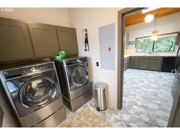 $725,000 | 17454 Bluff Drive, Brookings, OR 97415