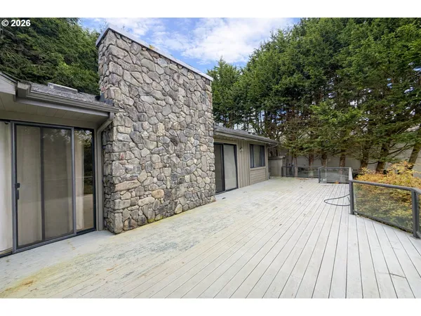 $725,000 | 17454 Bluff Drive, Brookings, OR 97415