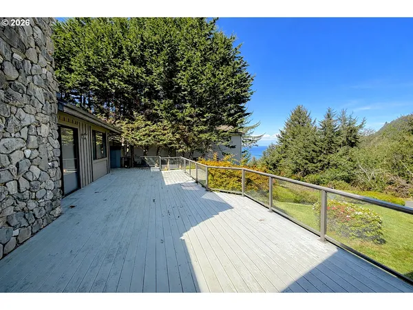 $725,000 | 17454 Bluff Drive, Brookings, OR 97415