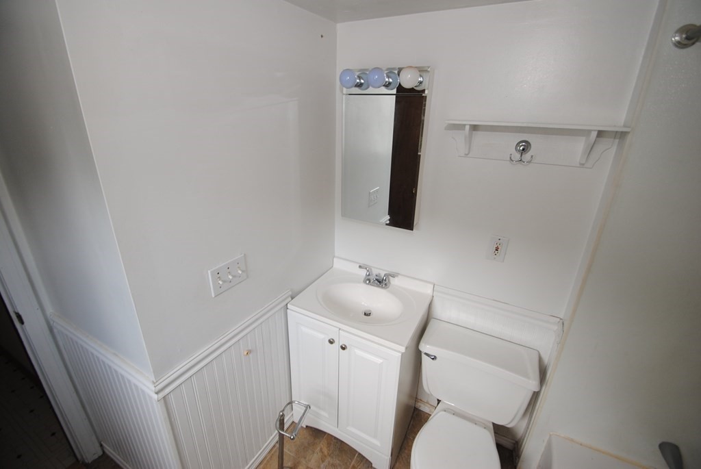 16 Hartness Road, Unit D Sutton, MA 01590 - Photo 11 of 16 a utility room with dryer and washer