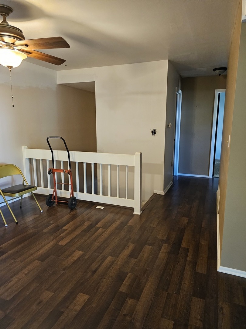 969 Golf Course Road, Unit 969 Crystal Lake, IL 60014 - Photo 8 of 23 Gallery Image 8