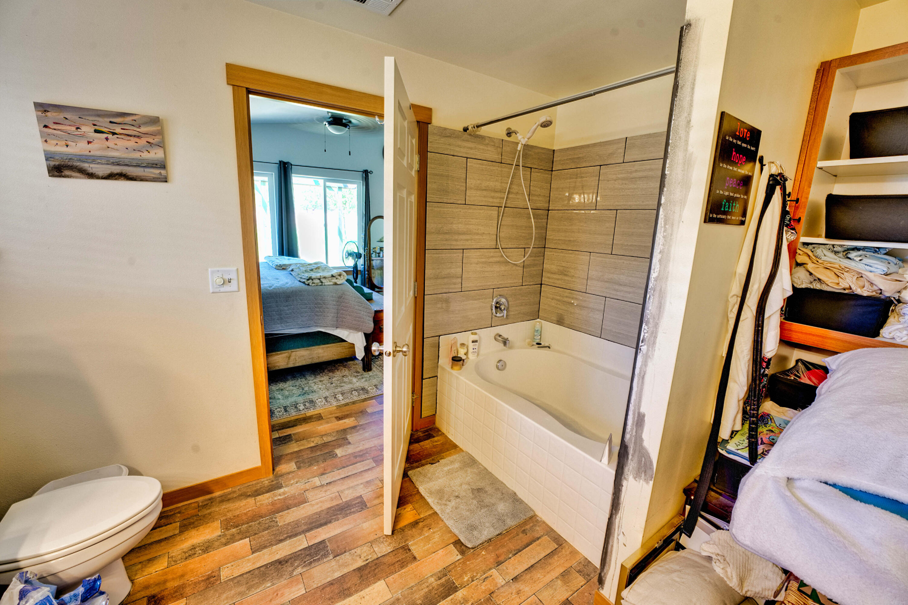 2061 Pine Grove Road Rogue River, OR 97537 - Photo 13 of 67 Primary Bathroom