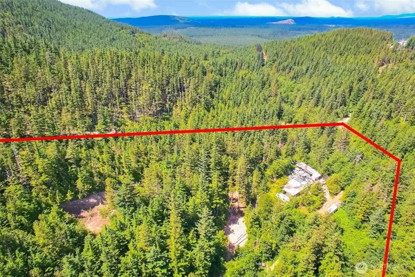 a view of a multi story building