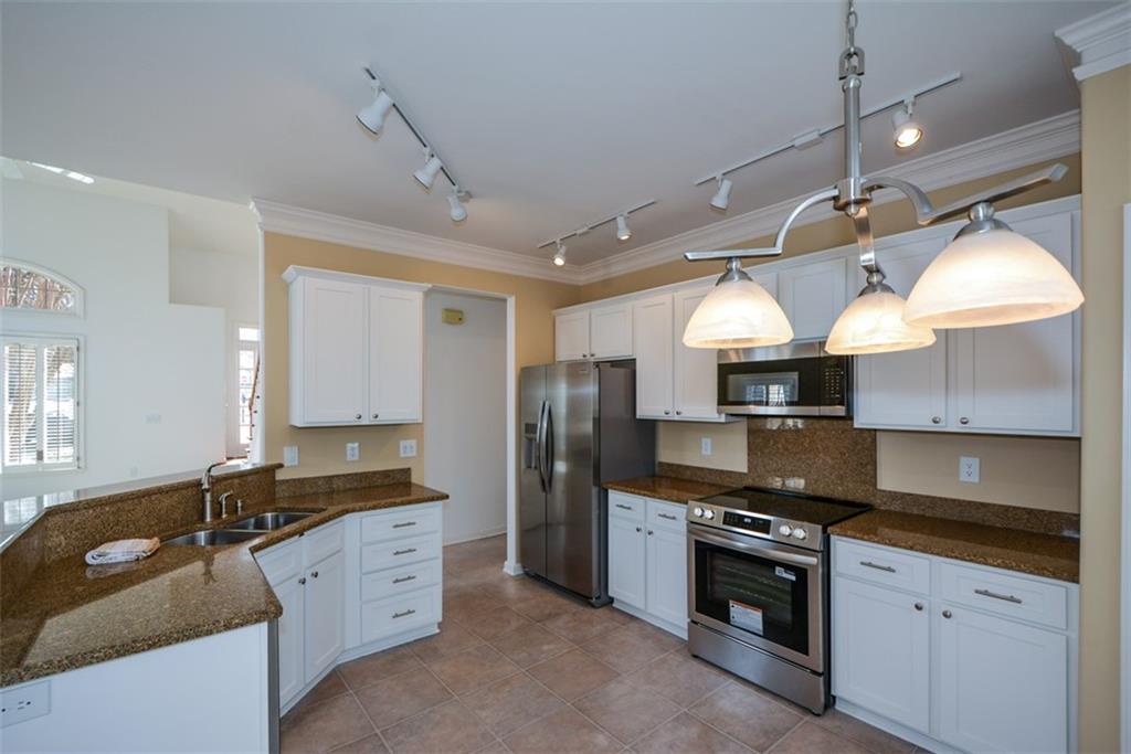 245 Ridge Point Court Alpharetta, GA 30022 - Photo 12 of 44