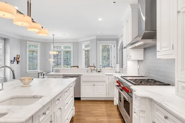 $5,460,000 | 1 Stonefield Lane, Wellesley, MA 02482