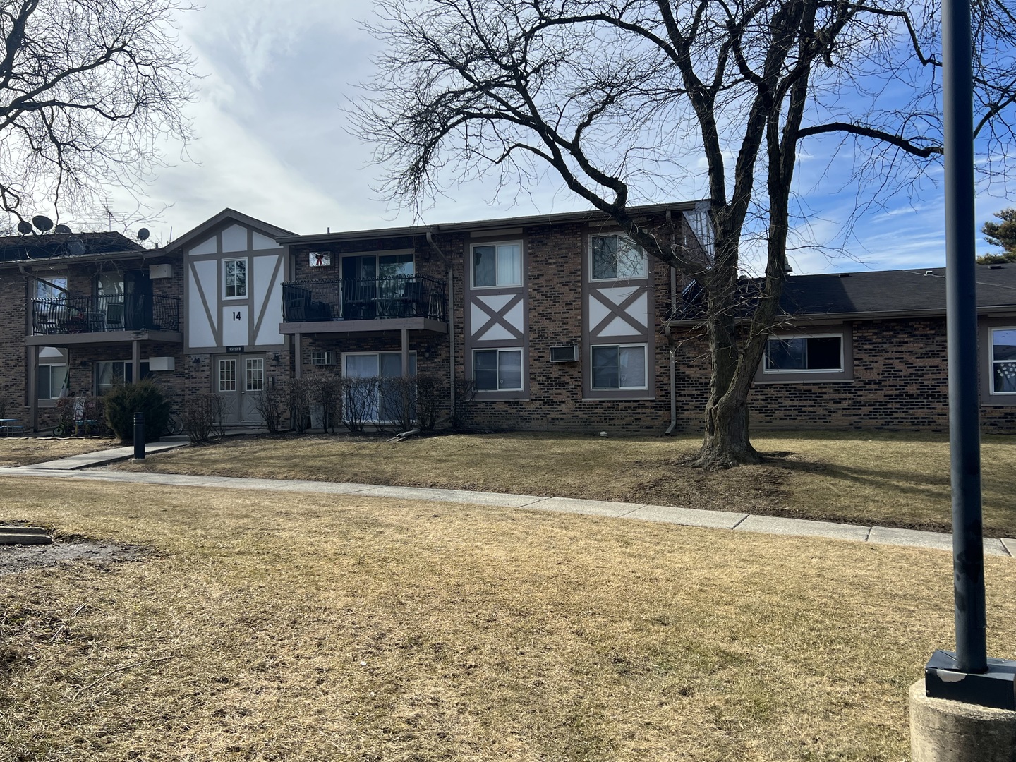 9-s110 Lake Drive, Unit 14107 Willowbrook, IL 60527 - Photo 1 of 11