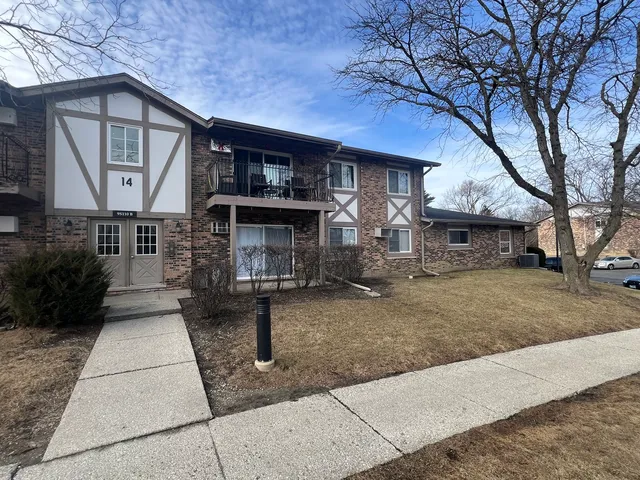 $1,850 | 9-s110 Lake Drive, Unit 14107, Willowbrook, IL 60527