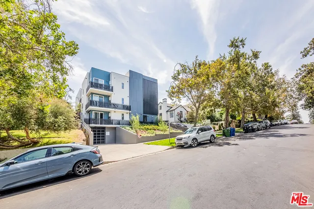 $3,660 | 214 South Westmoreland Avenue, Unit 4, Los Angeles, CA 90004