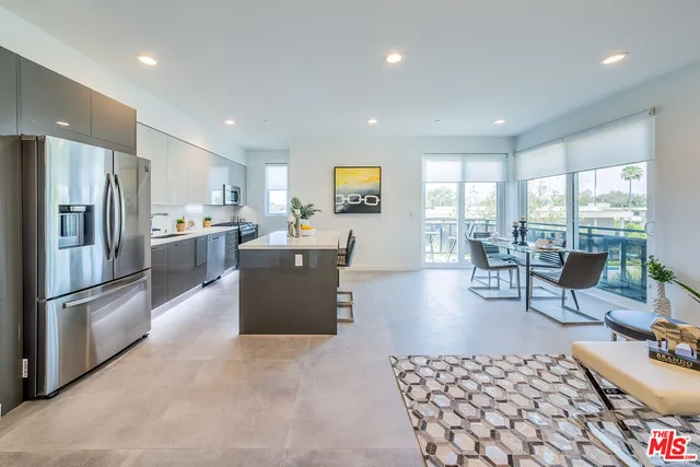 $3,660 | 214 South Westmoreland Avenue, Unit 4, Los Angeles, CA 90004