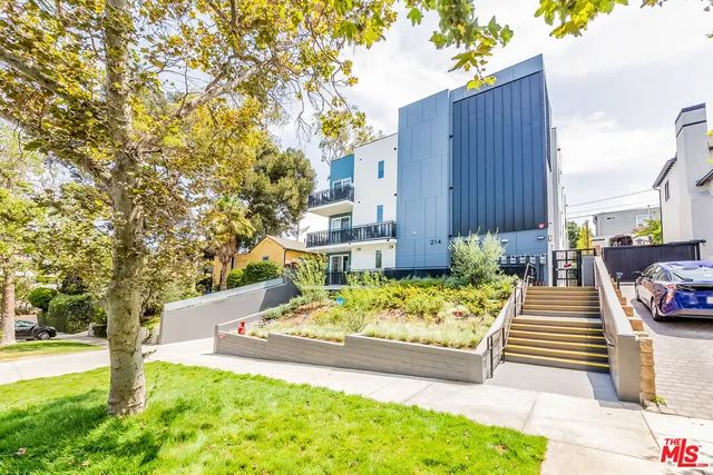$3,660 | 214 South Westmoreland Avenue, Unit 4, Los Angeles, CA 90004