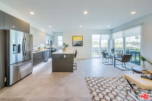 $3,660 | 214 South Westmoreland Avenue, Unit 4, Los Angeles, CA 90004