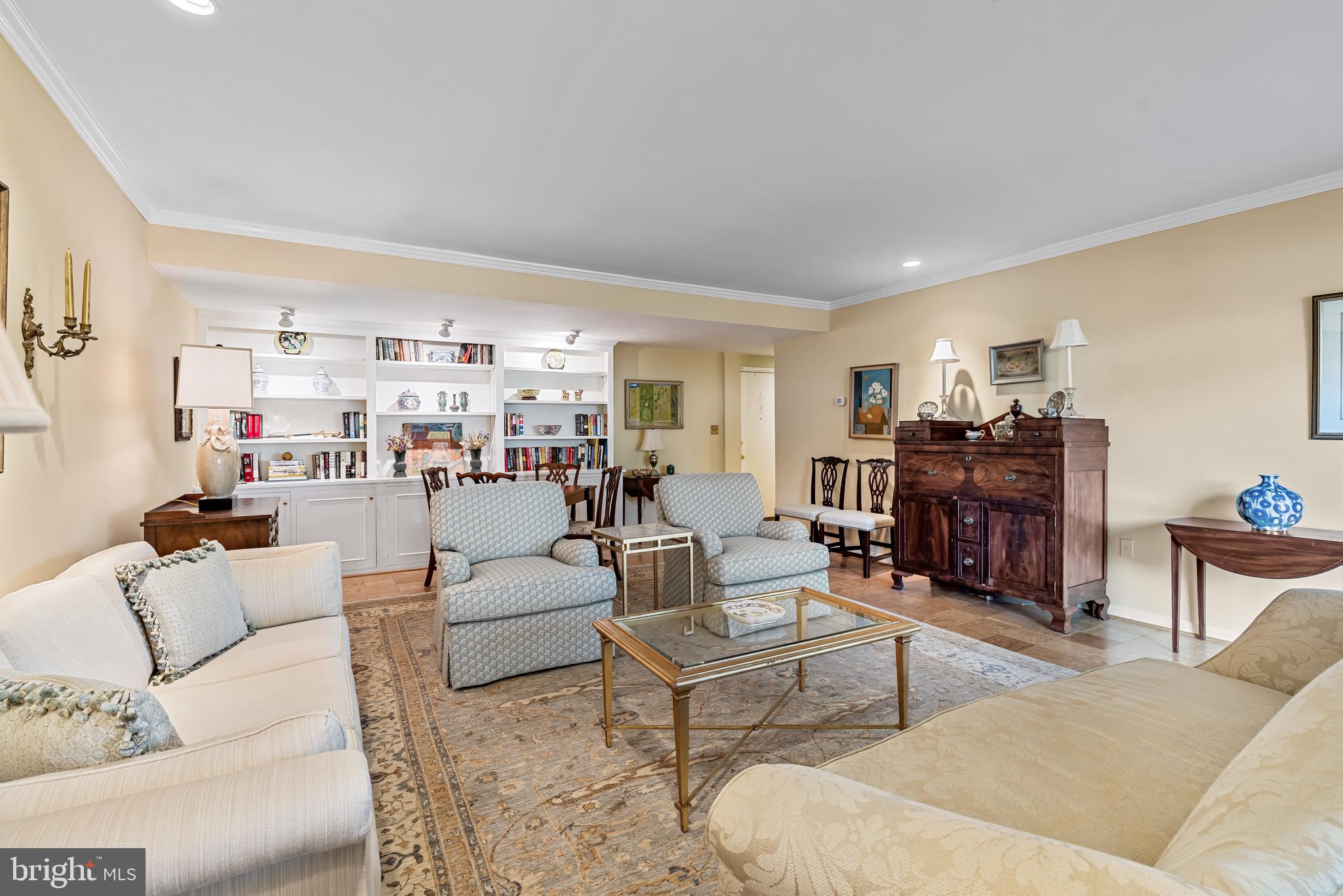 1 Cross Keys Road, Unit 1A Baltimore, MD 21210 - Photo 17 of 52 Grand living room to showcase your
large pieces.