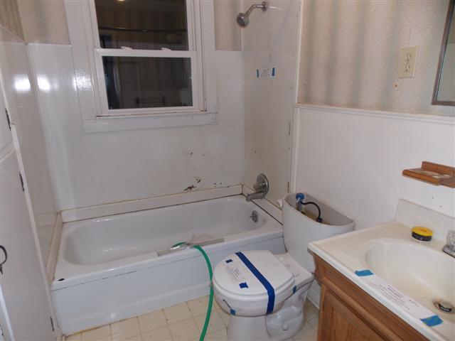 208 Fowler Ford Road Portland, TN 37148 - Photo 6 of 11 Hall Bath with combo shower and tub