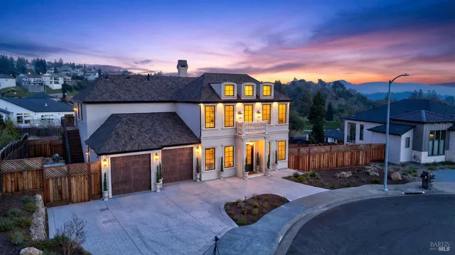 $2,195,000 | 3724 Lakebriar Place, Santa Rosa, CA 95403