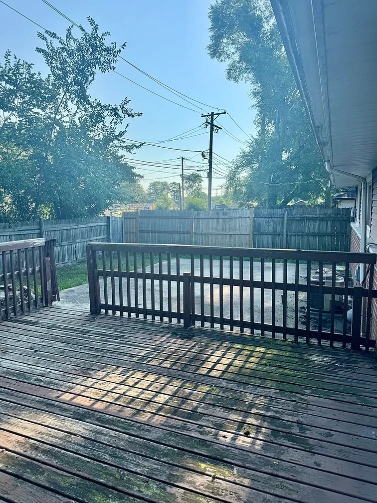 1212 East 151st Street Dolton, IL 60419 - Photo 11 of 24 a view of a roof deck