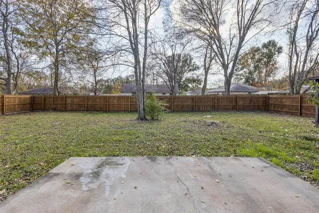 $1,800 | 114 Leigh Anne Street, Huntsville, TX 77320