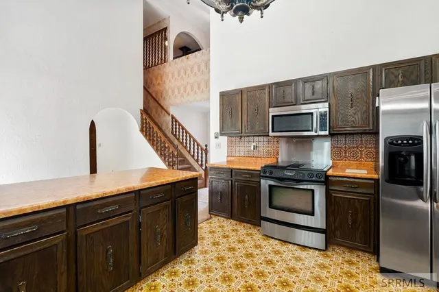 $500,000 | 475 North Rapid Creek Road, Inkom, ID 83245