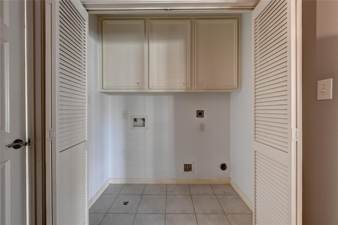 1012 Rochow Street Houston, TX 77019 - Photo 15 of 16 a view of an empty room