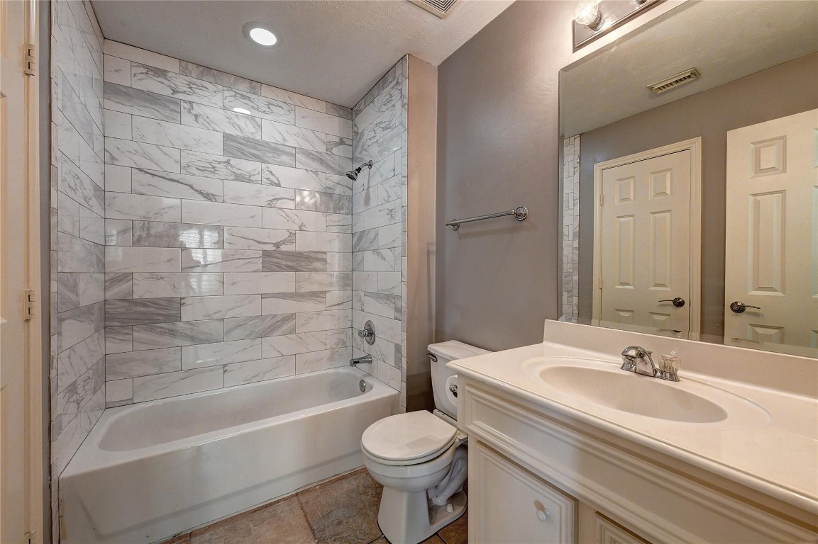 1012 Rochow Street Houston, TX 77019 - Photo 8 of 16 a bathroom with a sink toilet and shower