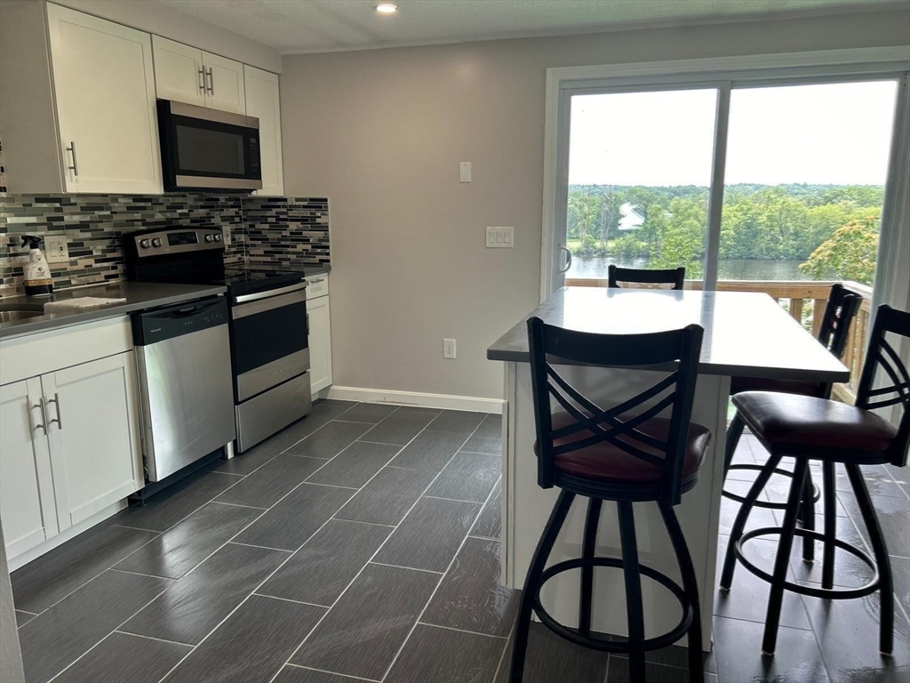 450-458 Riverside Drive, Unit 2 Lawrence, MA 01841 - Photo 11 of 28 Gallery Image 11