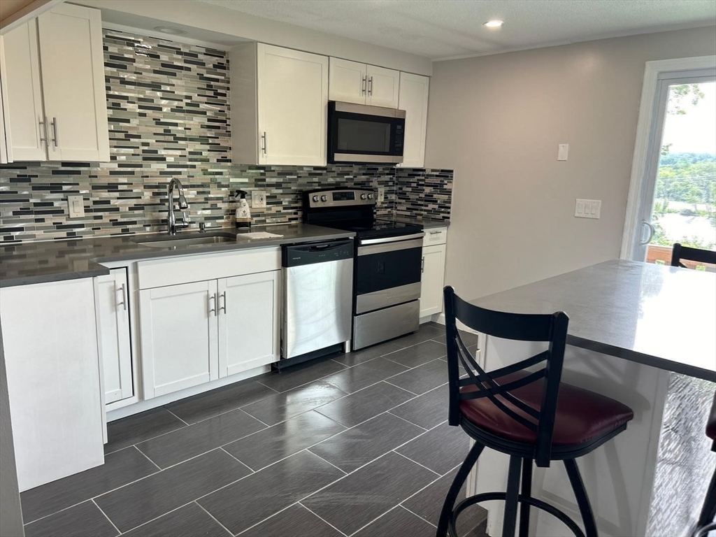 450-458 Riverside Drive, Unit 2 Lawrence, MA 01841 - Photo 8 of 28 Gallery Image 8