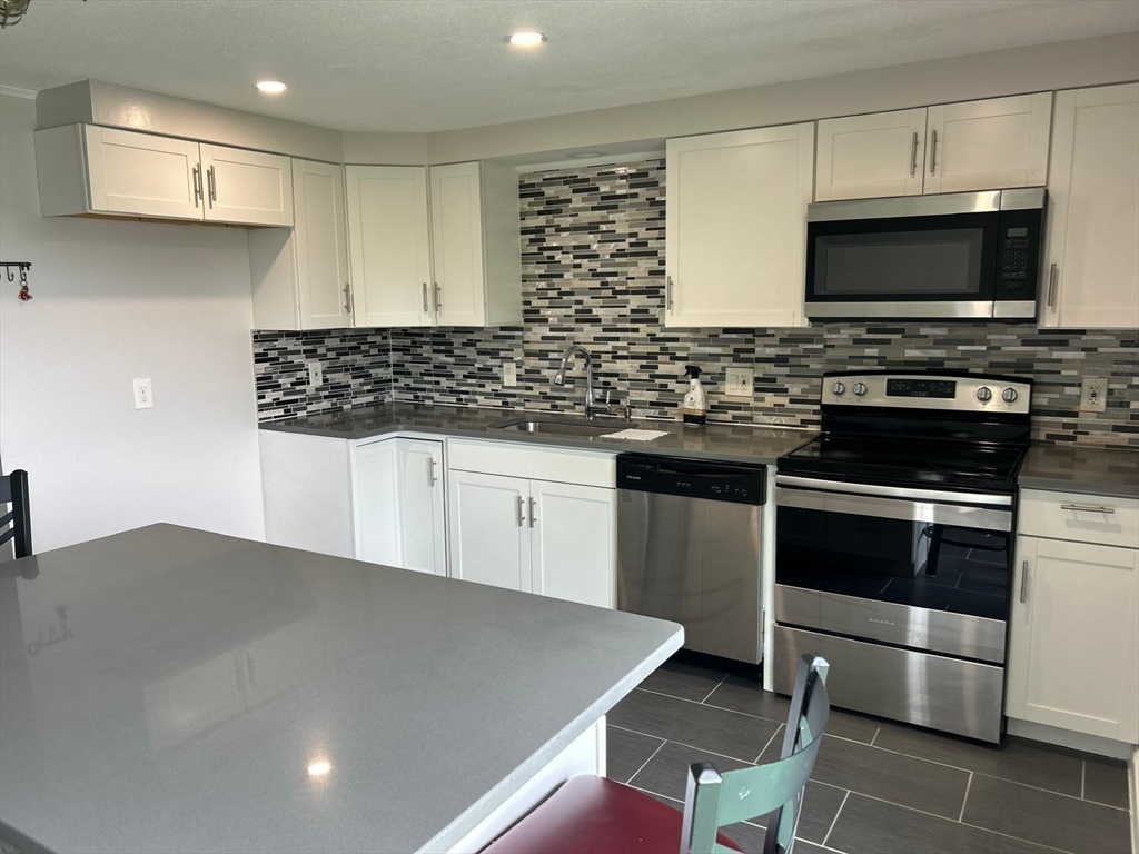 450-458 Riverside Drive, Unit 2 Lawrence, MA 01841 - Photo 10 of 28 Gallery Image 10