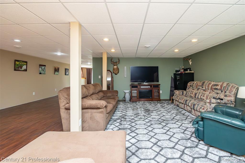 6591 Windiate Road Clarkston, MI 48346 - Photo 30 of 44