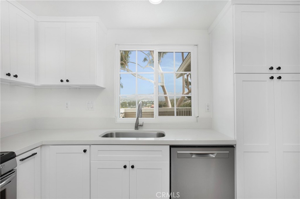 20006 Shamrock, Unit 10 Lake Forest, CA 92630 - Photo 10 of 25