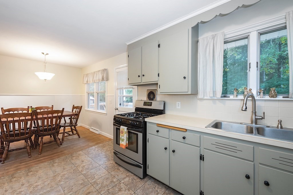 27 Clark Road Rockland, MA 02370 - Photo 11 of 32
