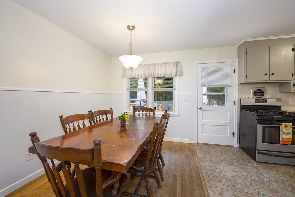 27 Clark Road Rockland, MA 02370 - Photo 8 of 32