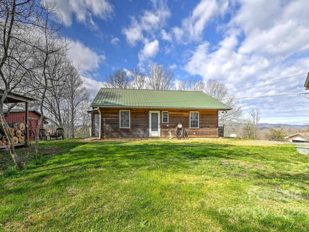 469 Coates Road Marshall, NC 28753 - Photo 3 of 45 Gallery Image 3