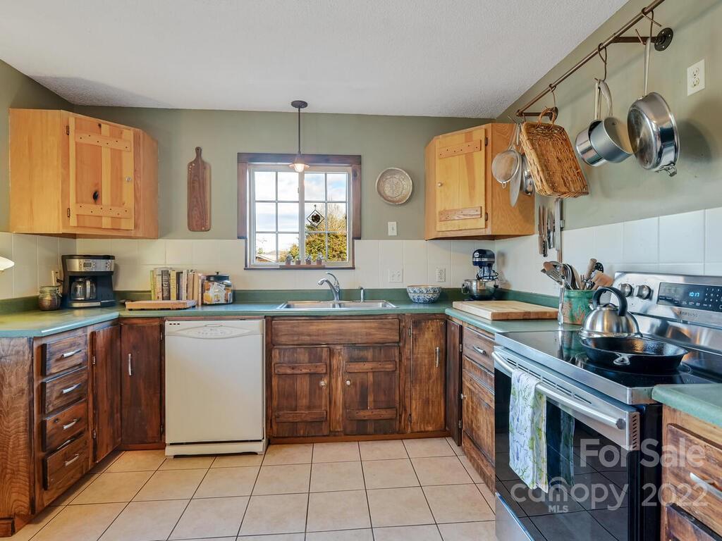 469 Coates Road Marshall, NC 28753 - Photo 6 of 45 Gallery Image 6