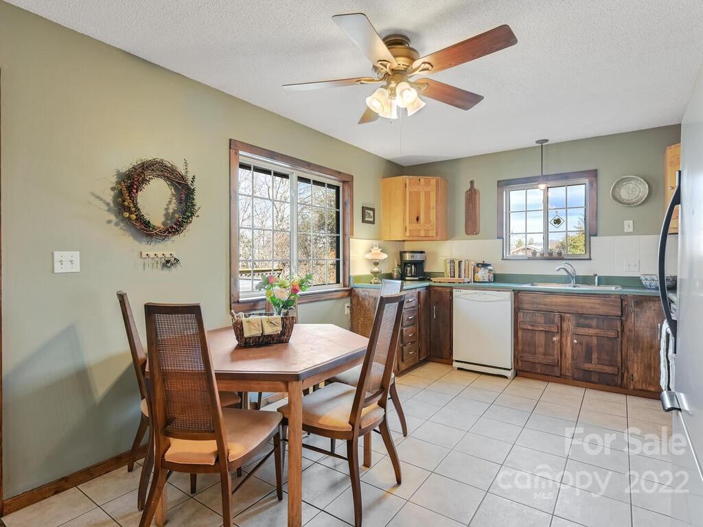 469 Coates Road Marshall, NC 28753 - Photo 8 of 45 Gallery Image 8
