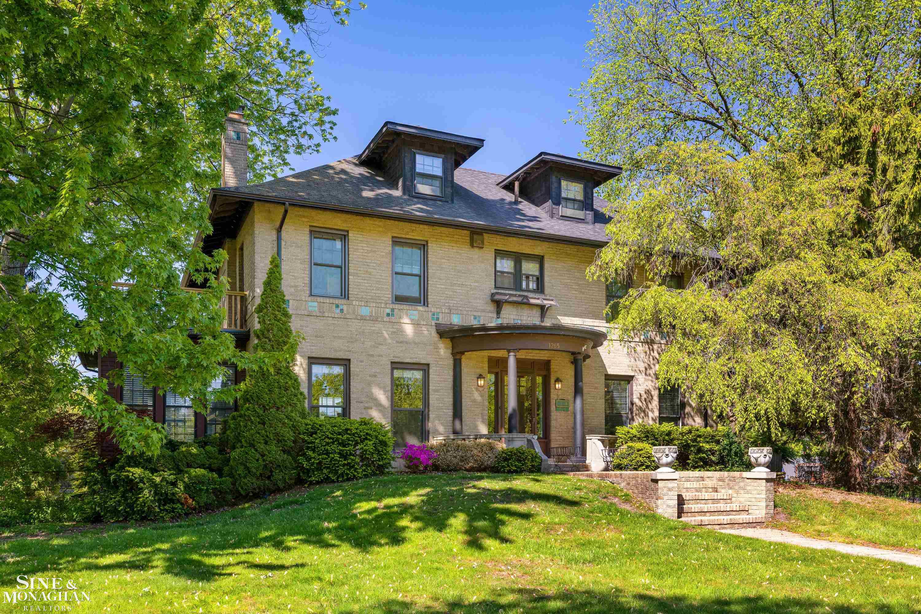 1265 Devonshire Road Grosse Pointe Park, MI 48230 - Photo 4 of 14