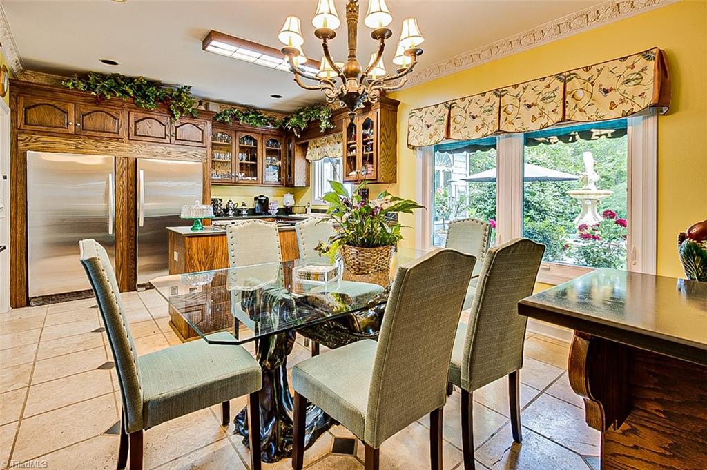 1669 Moore Road Asheboro, NC 27205 - Photo 9 of 50 Breakfast area