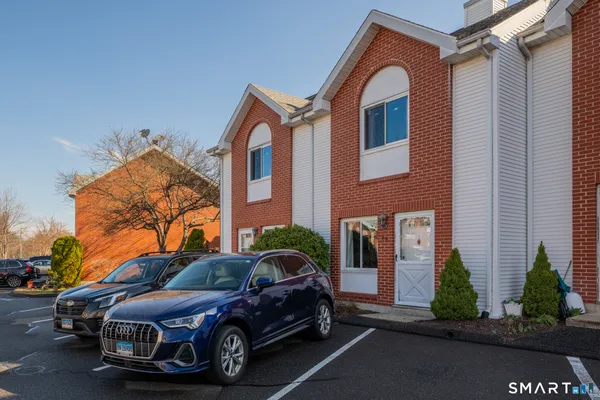 $185,000 | 585 Park Road, Unit 72, Waterbury, CT 06708
