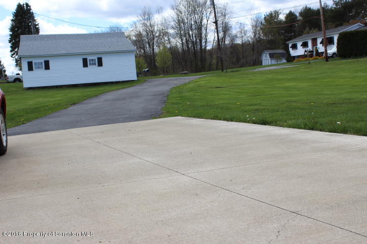 124 Shust Road Carbondale, PA 18407 - Photo 4 of 68 Gallery Image 4