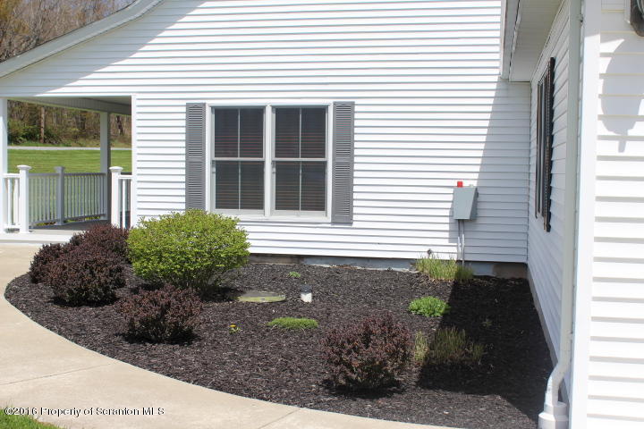 124 Shust Road Carbondale, PA 18407 - Photo 8 of 68 Gallery Image 8