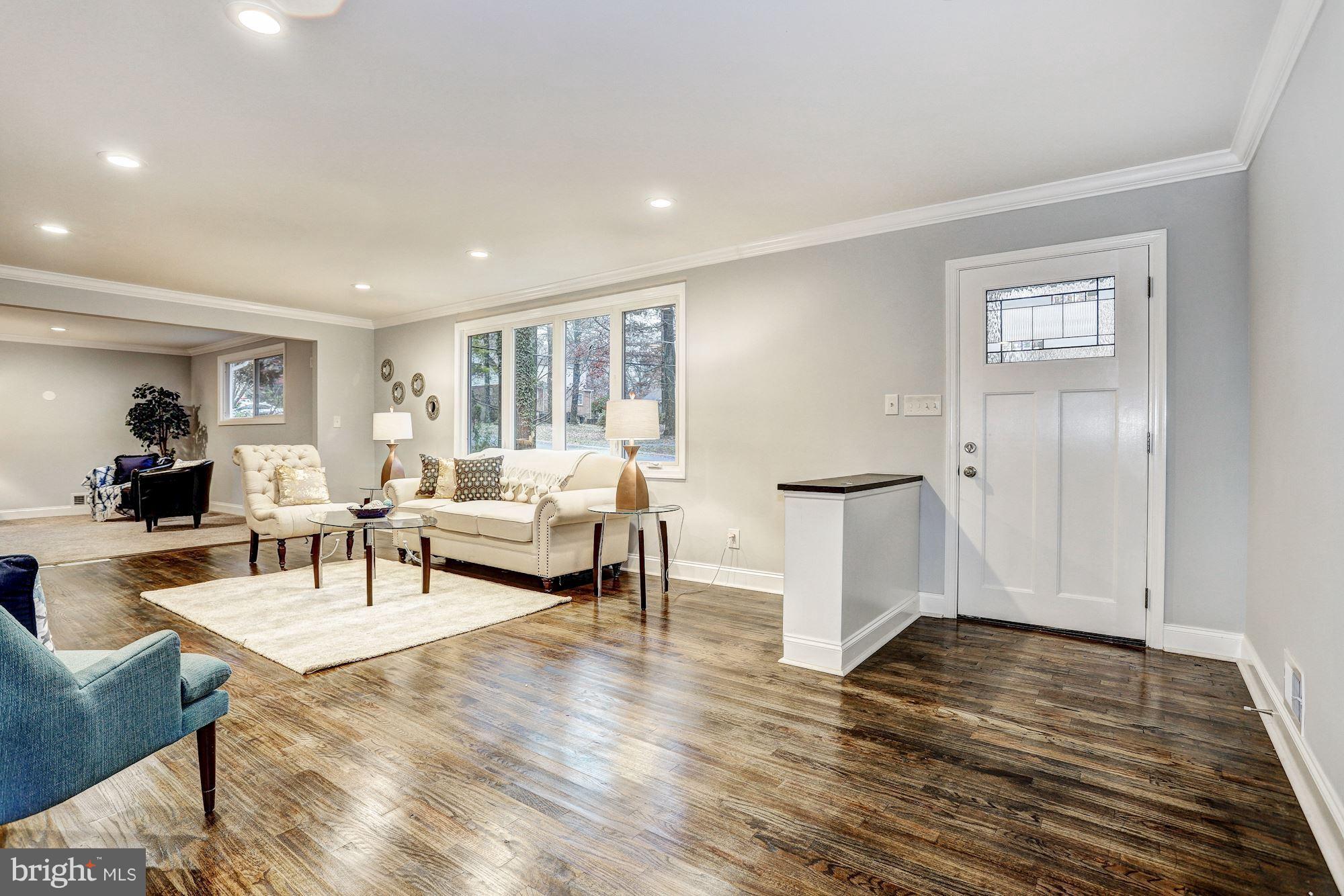Living Room | Foyer