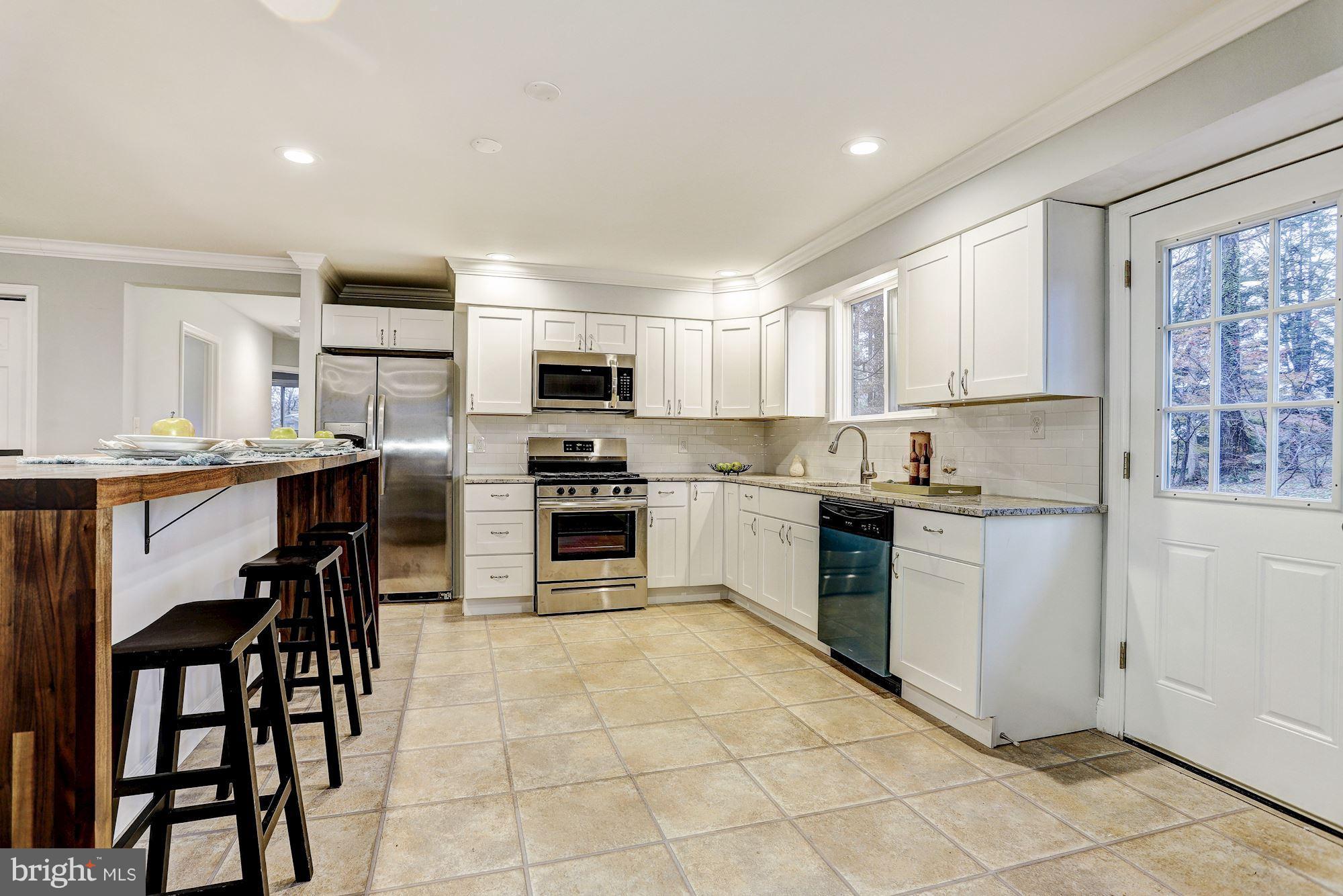 4 Millstone Road Randallstown, MD 21133 - Photo 8 of 36 Eat-In Kitchen