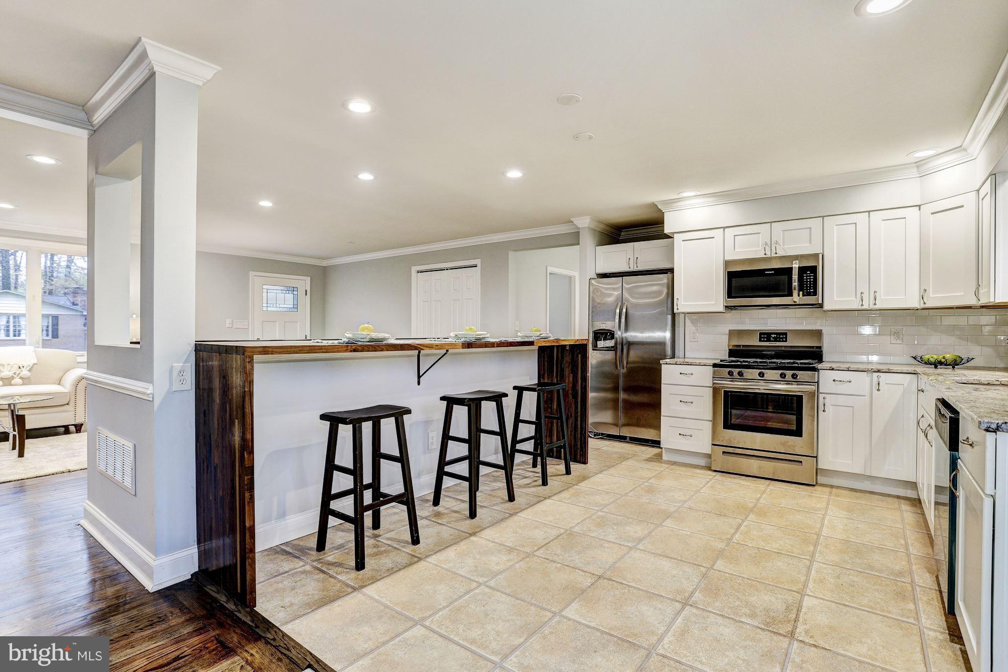4 Millstone Road Randallstown, MD 21133 - Photo 9 of 36 Eat-In Kitchen