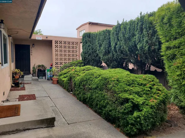 $997,800 | 5600 Carlos Avenue, Richmond, CA 94804