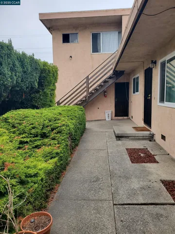 $997,800 | 5600 Carlos Avenue, Richmond, CA 94804